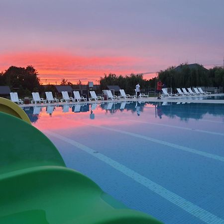 Tulipan Hotel Aquapark Vyshkove Esterno foto