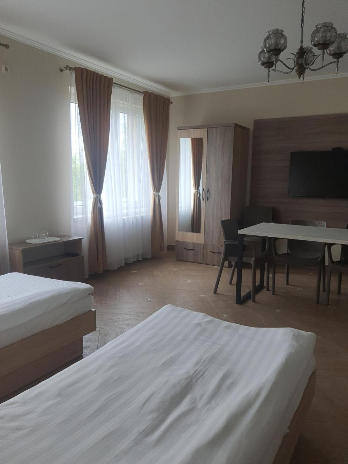 Tulipan Hotel Aquapark Vyshkove Esterno foto