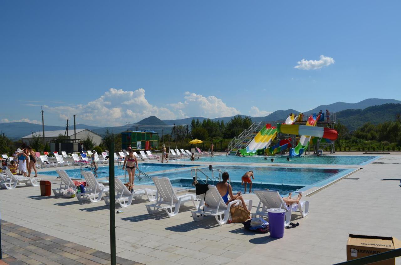 Tulipan Hotel Aquapark Vyshkove Esterno foto